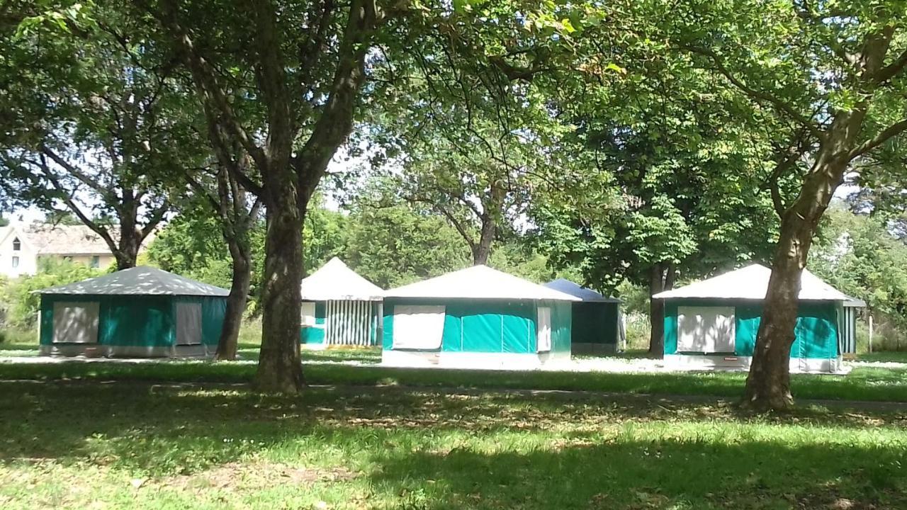 Отель Camping Les Ombrages De L'Adour Эр-сюр-л'Адур Экстерьер фото